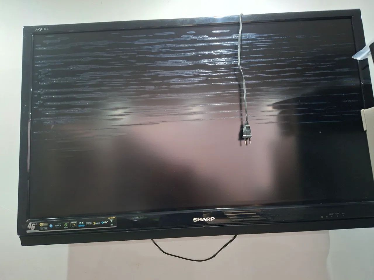 Tv Sharp 46' em bom estado.  Funcionando perfeitamente! - Foto 3