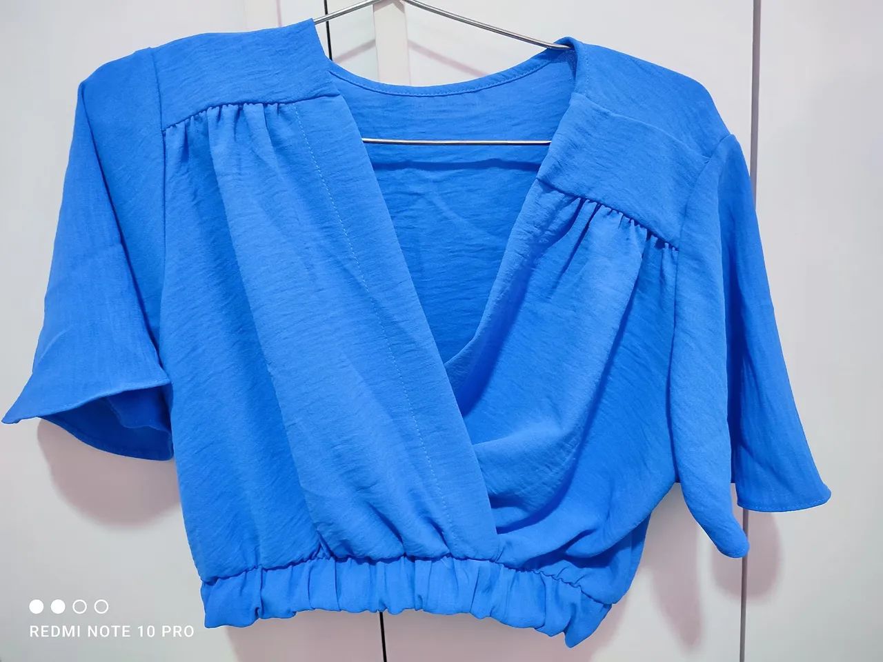 Blusa Cropped azul decote transpassado  - Foto 2