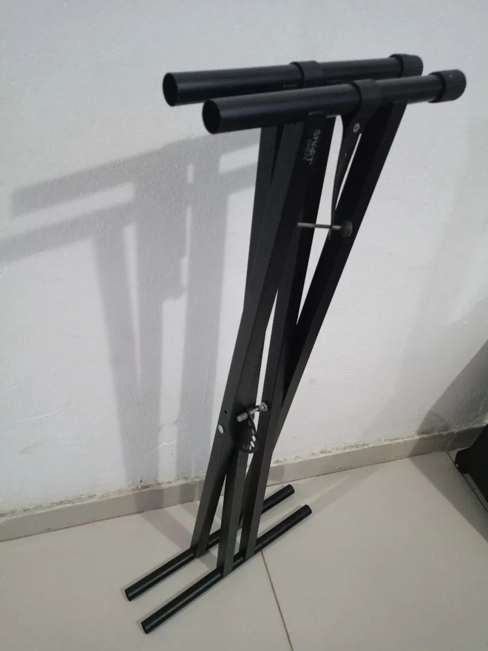 Pedestal para teclado 
