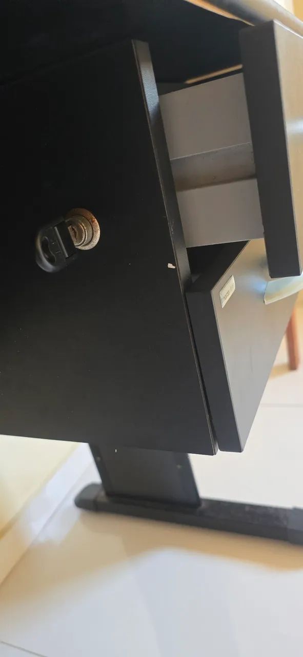 Mesa escrito  com cadeira  - Foto 2