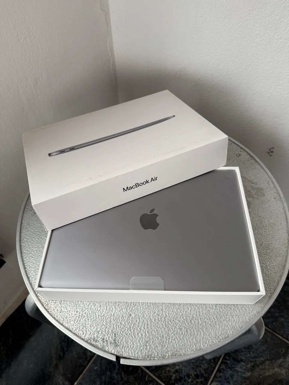 MacBook Air M1 2020 - 8GB RAM - 256GB SSD - Cinza Espacial