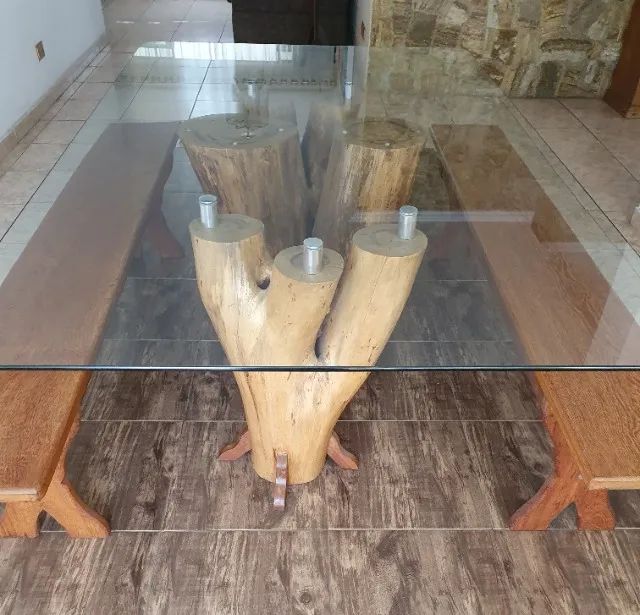 Mesa de tronco e raiz de árvore + 2 bancos. Pura arte!!!!!