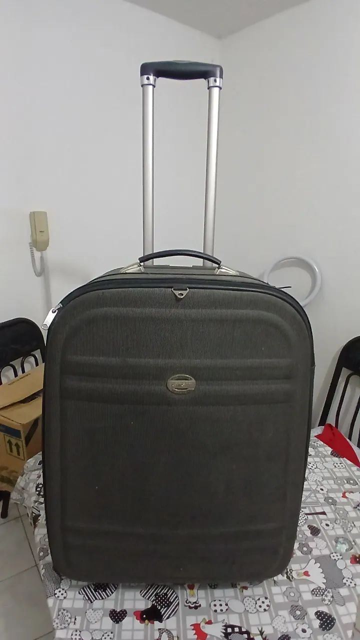 Mala grande de viagem em bom estado 