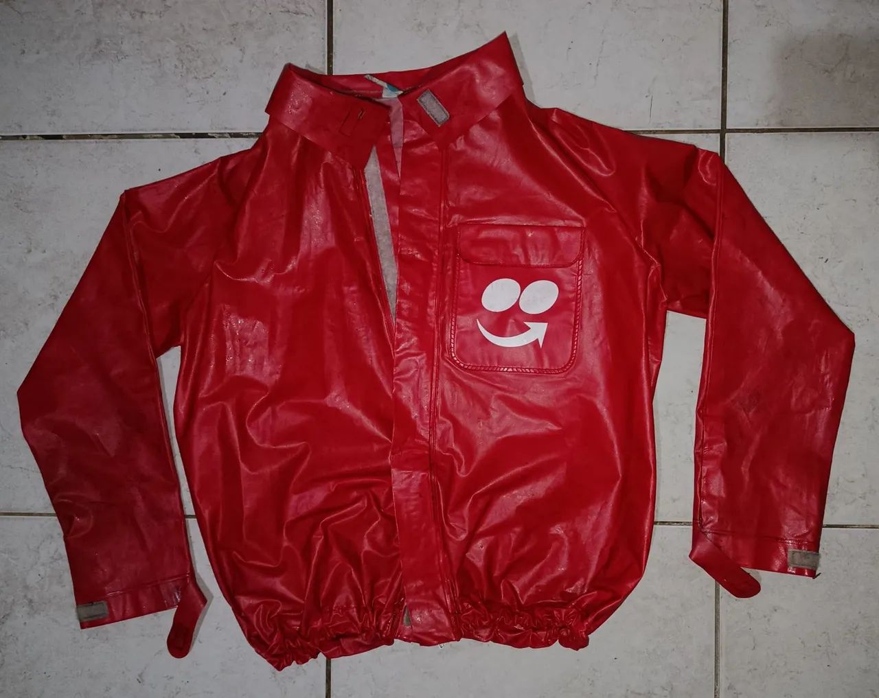 Vendo Capa de Chuva "M"