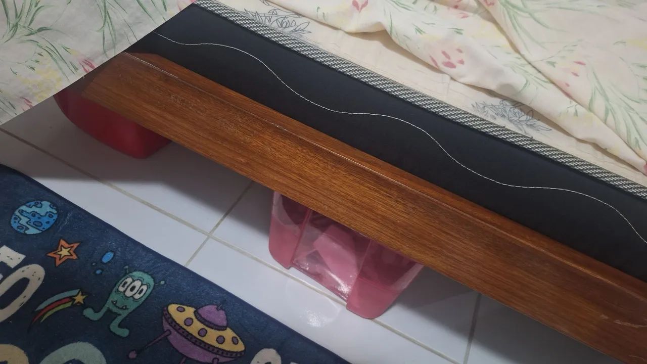 Vendo cama de solteiro madeira jatobá  - Foto 3