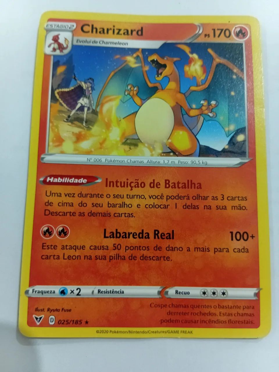 Carta pokémon charizard  e  pikachu - Foto 2