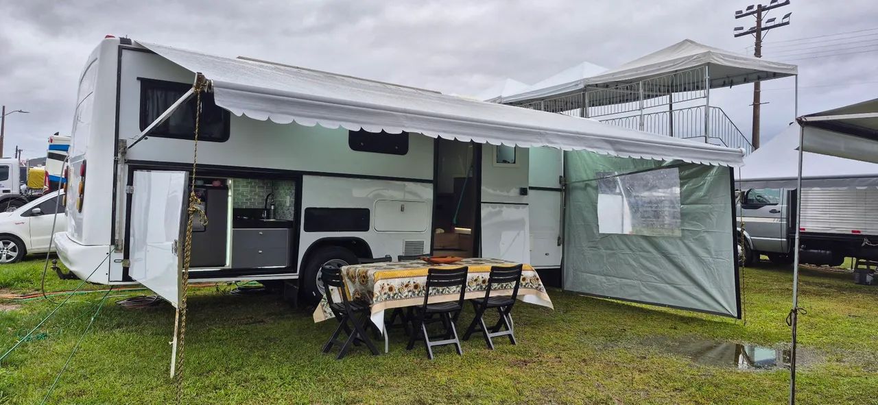 Motor home 