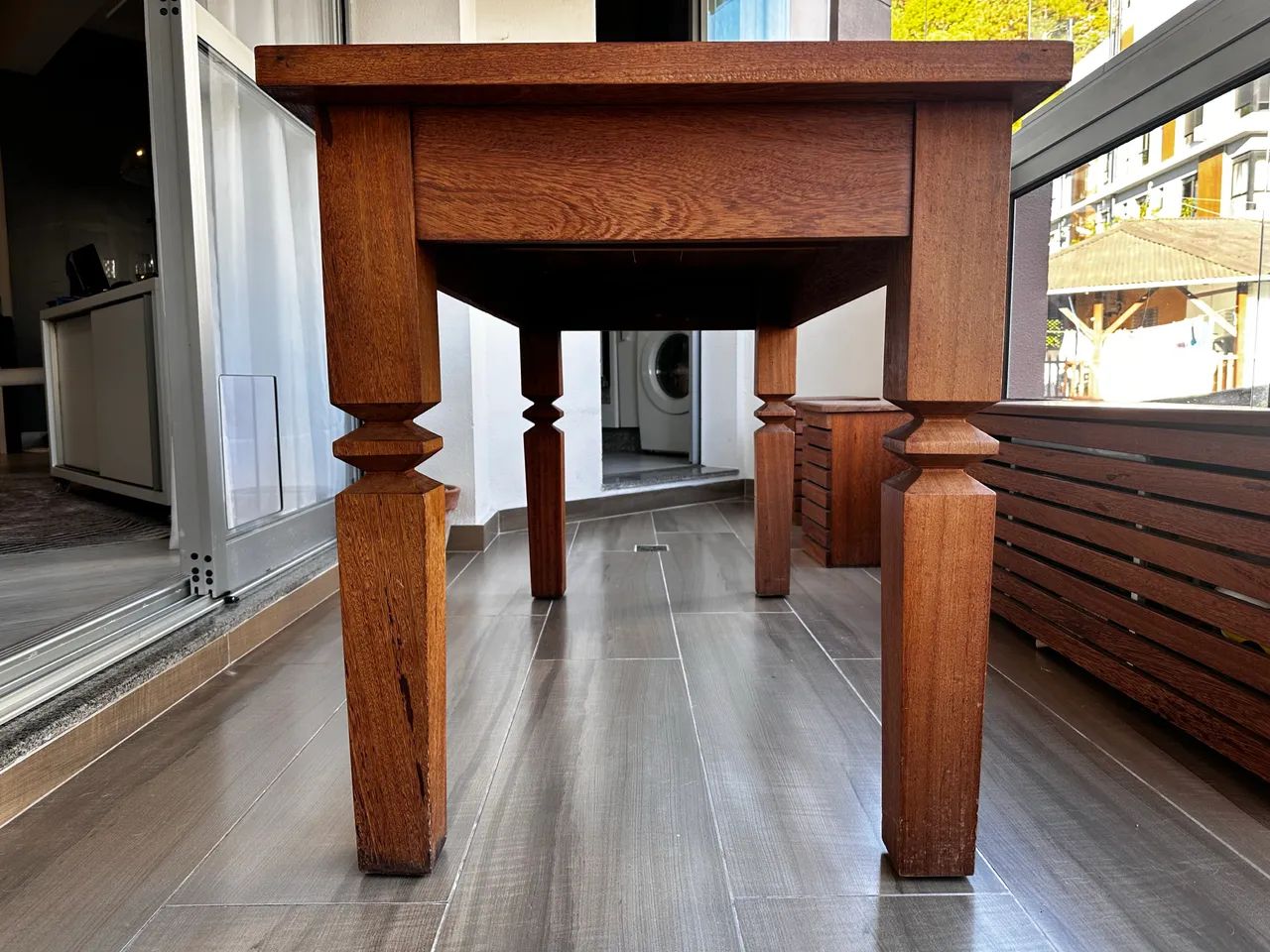 Mesa e madeira maciça/angelim pedra (não dá cupim)  - Foto 2