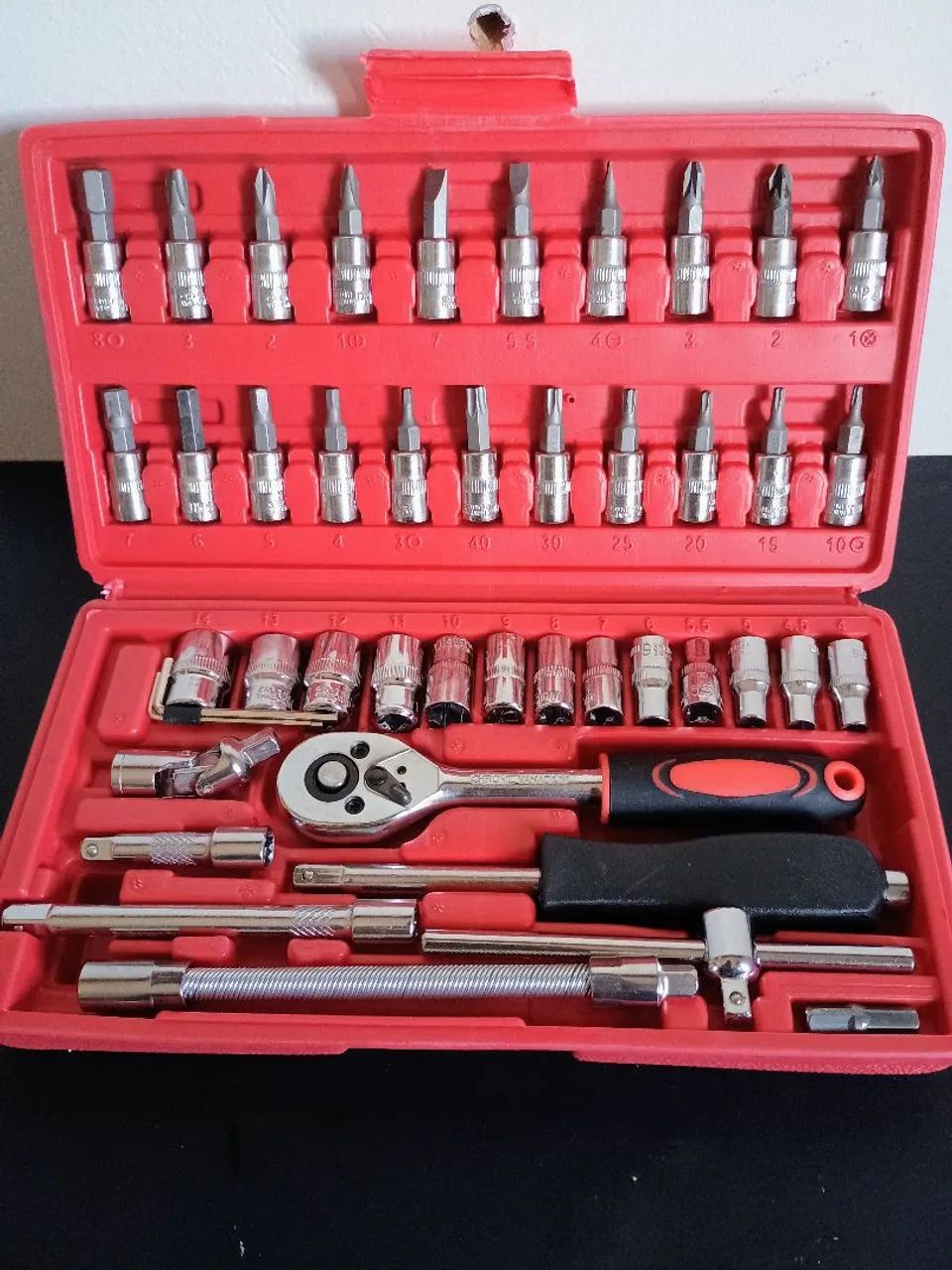 46-piece tool kit with socket wrench / SUPER DEAL