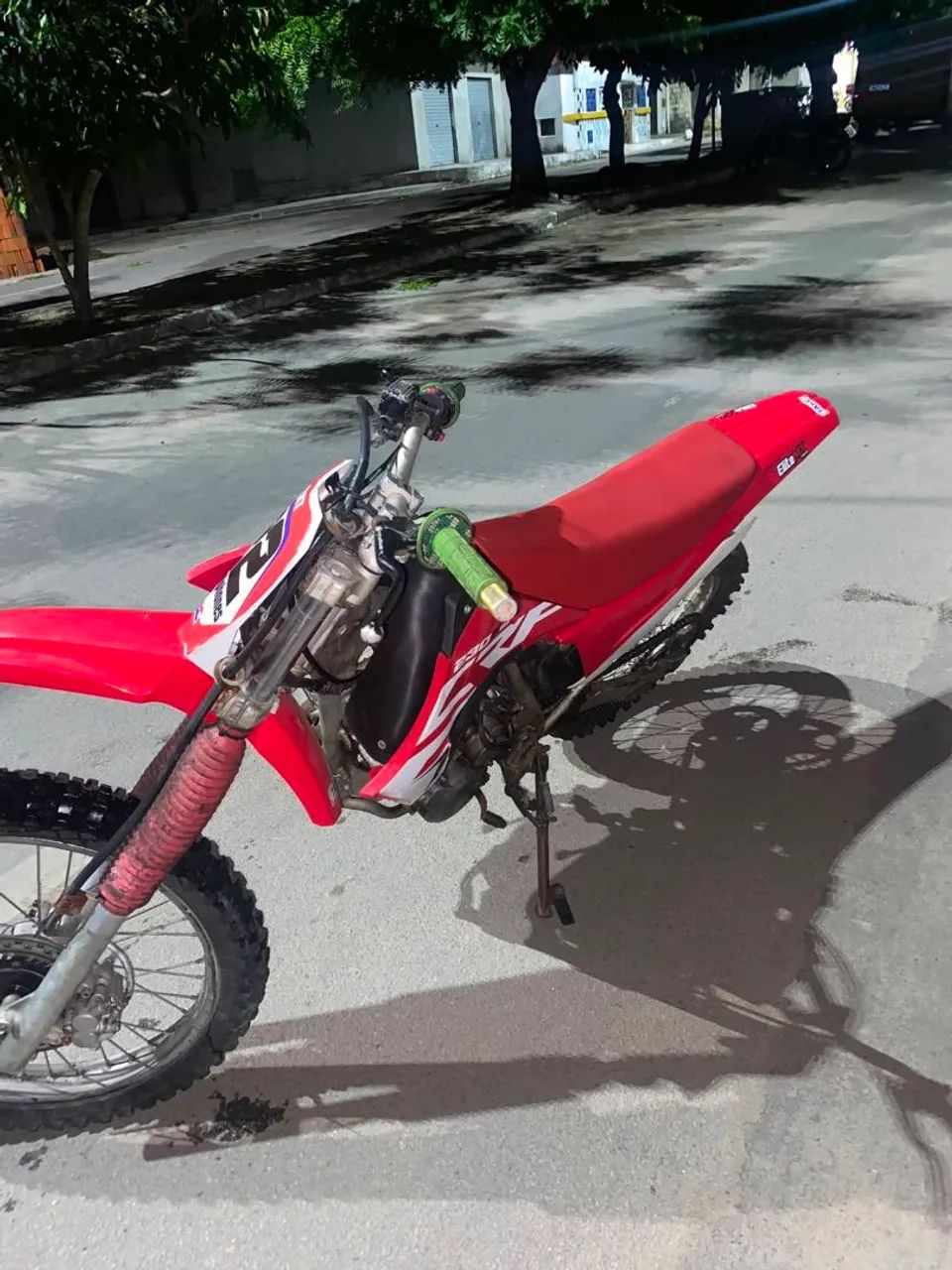 VENDO XR200 COM ROUPA DA CRF - Foto 2