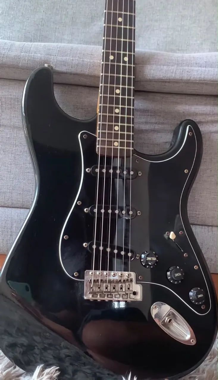 FENDER STRATO MIM OPORTUNIDADE