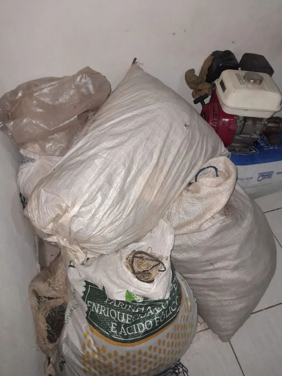 Vendo um moto ronda rabeta, 5meio..E mais 25 malhadeiras.  Valor a negociar  - Foto 2