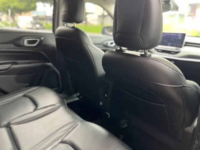 Jeep Compass LONG. T270 1.3 TB 4x2 Flex Aut., foto 14 de 15