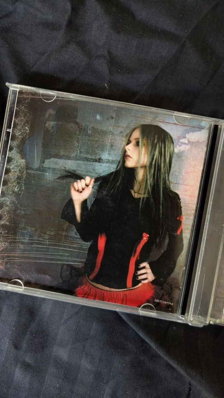 CD Avril Lavigne Under My Skin  - Foto 3