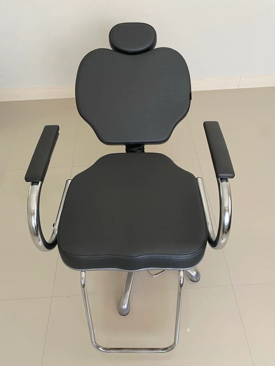 Vendo cadeira cabeleireiro reclinável 