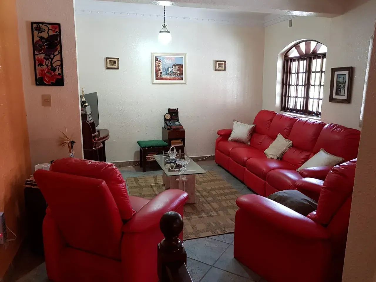 Casa Espaçosa de Condomínio em Suzano!