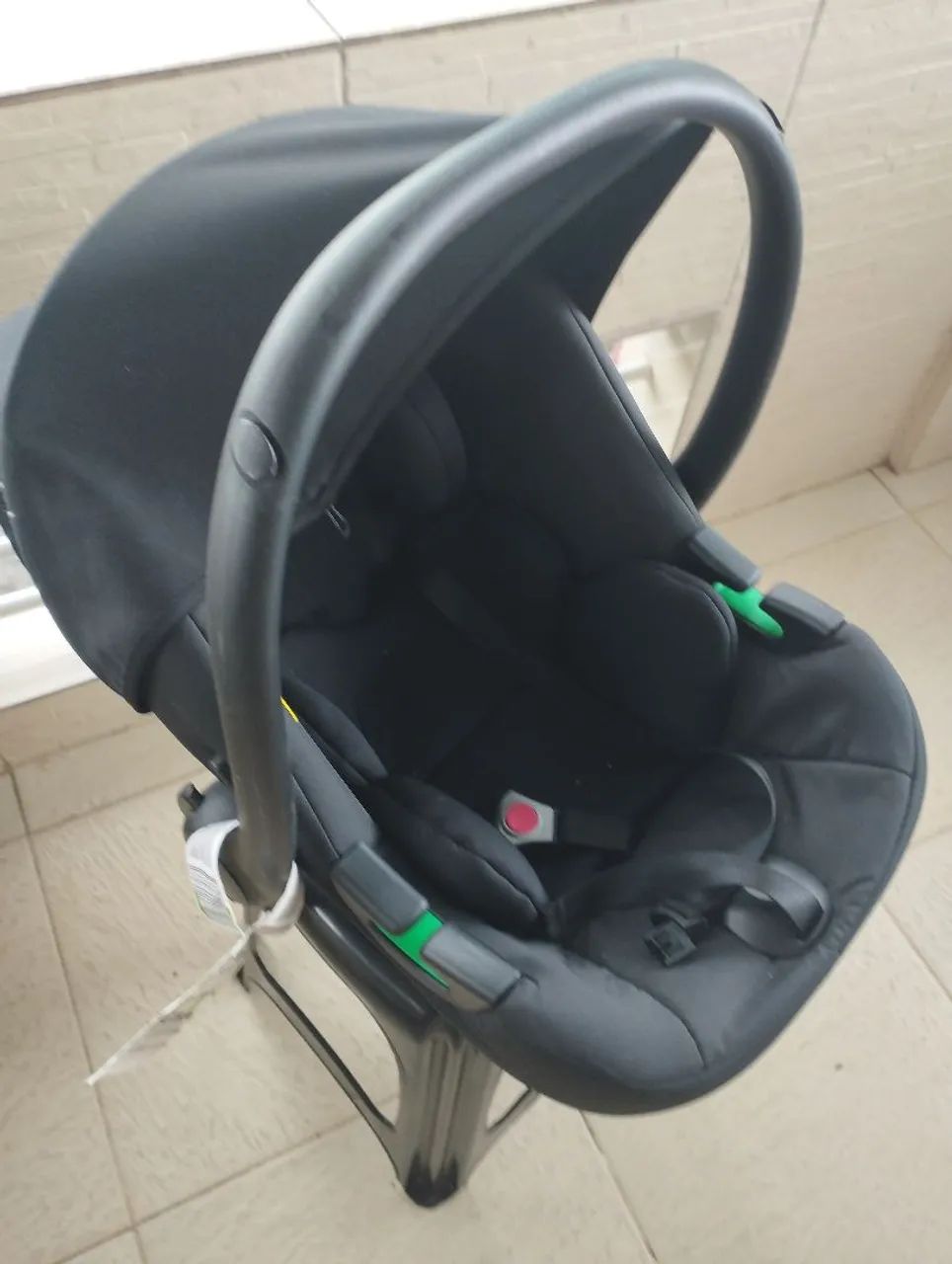 Bebê conforto, importado, bem conservado, resistente,sem almofada do ombro  - Foto 2
