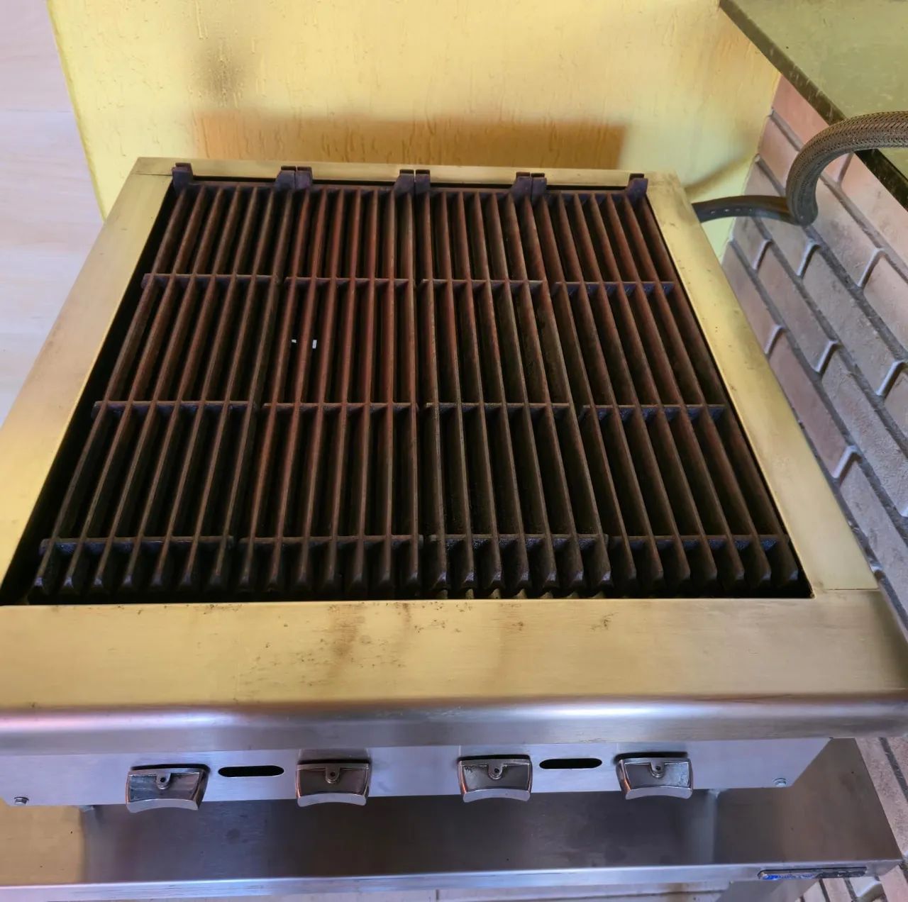 Broiler vulcan 4 bocas com mesa inox - Foto 2