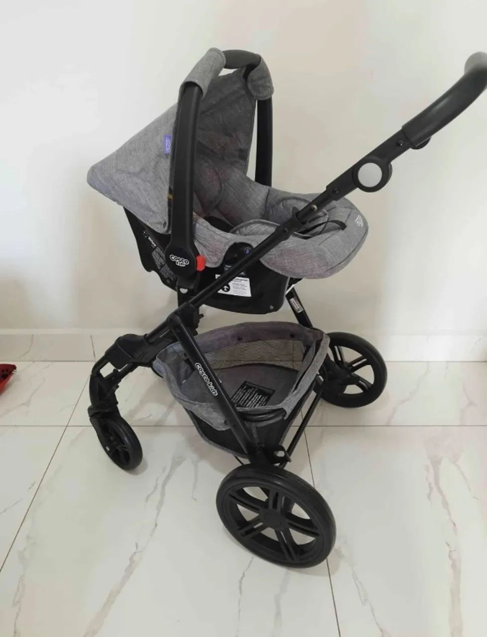 Carrinho Moisés + bebê conforto  - Foto 2