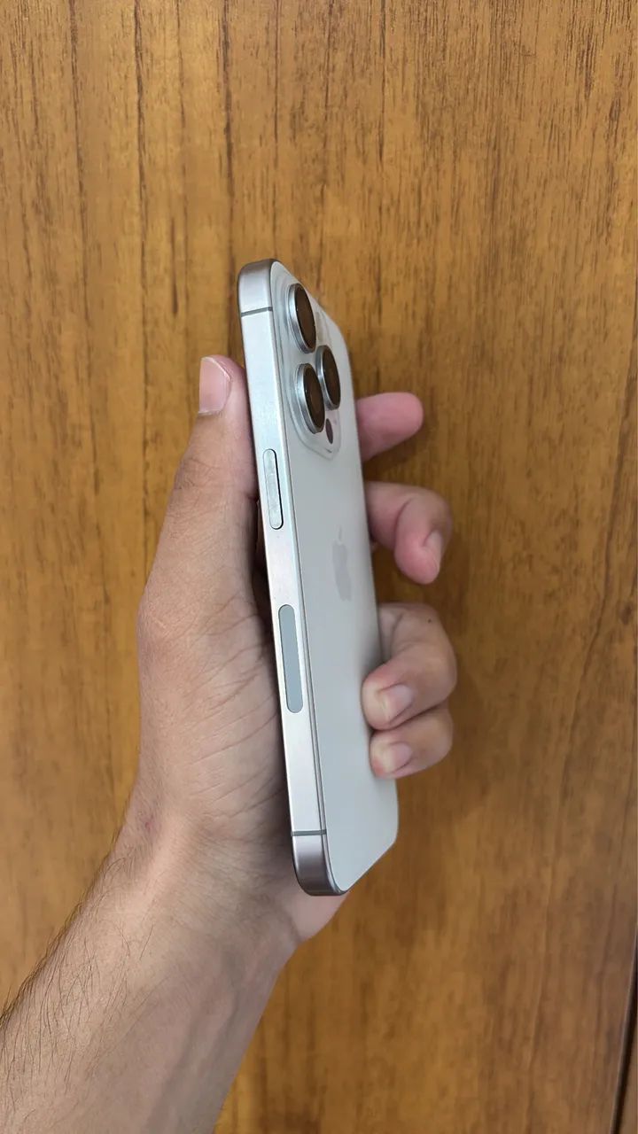 iPhone 15 pro - Foto 2