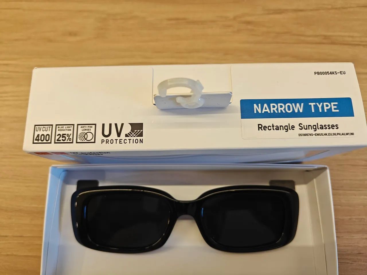 Óculos de sol Uniqlo. Novo na caixa.
