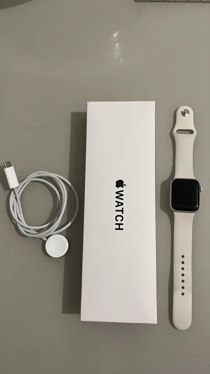Apple Watch SE 3 40mm Starlight 