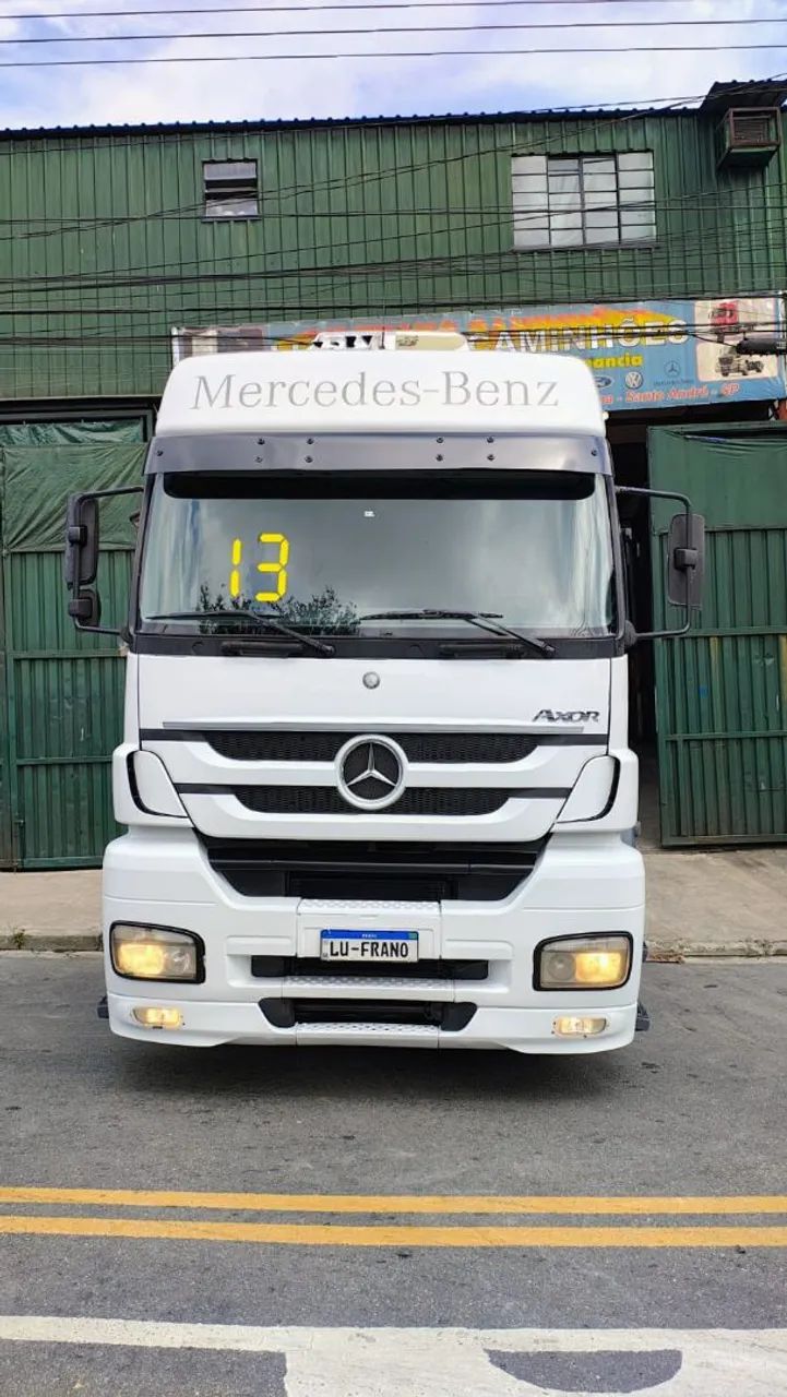 Axor 2544 2013 teto alto automático extremamente novo 