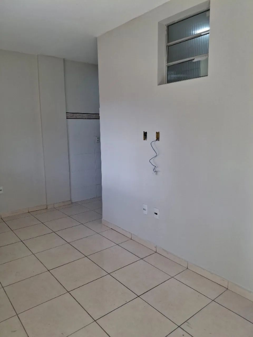 Aluga se  ap 1q e sal  coz e área de serv  na glória próximo de tudo  - Foto 2