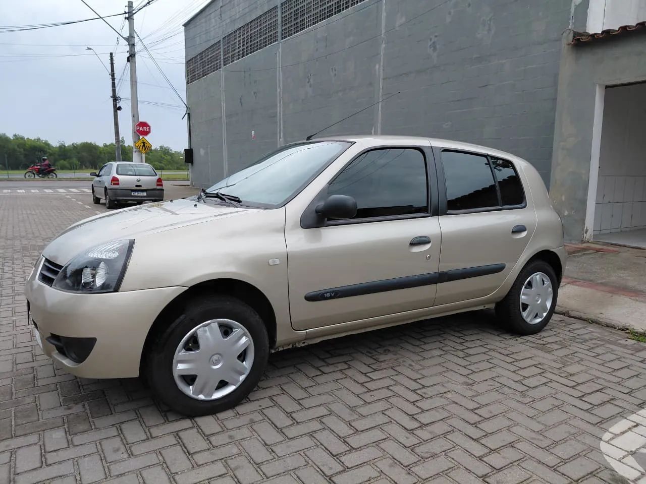 Renault Clio CLIO HI-FLEX 1.0 16V 5P 2011