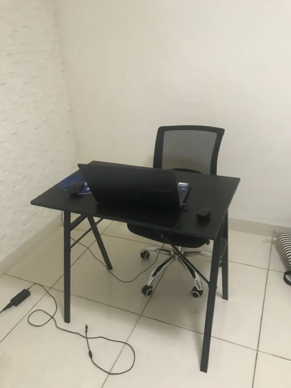 CONJUNTO MESA + CADEIRA PARA ESCRITÓRIO/HOME OFFICE  - Foto 3