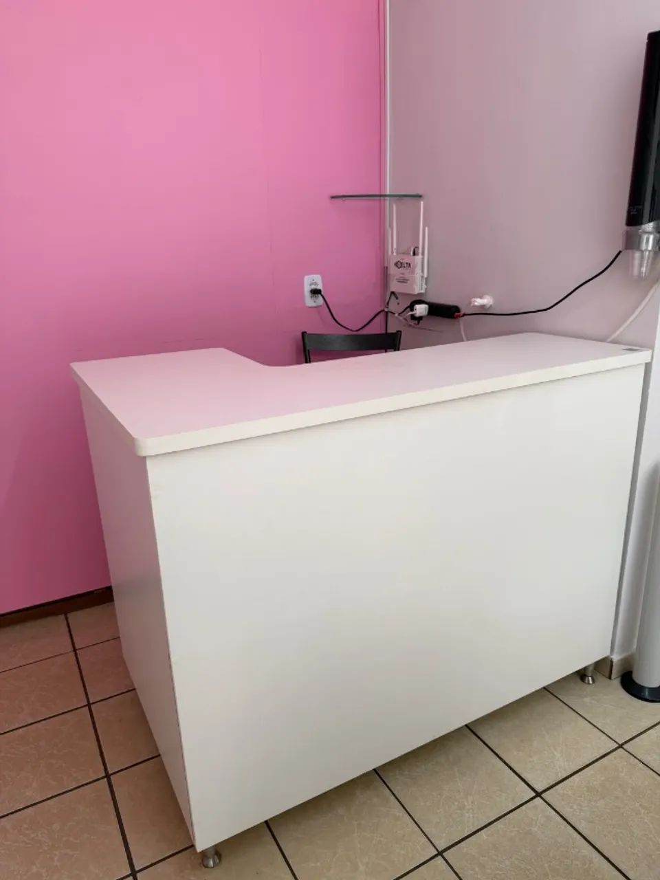 Araras e balcão caixa para loja de roupas - Foto 2