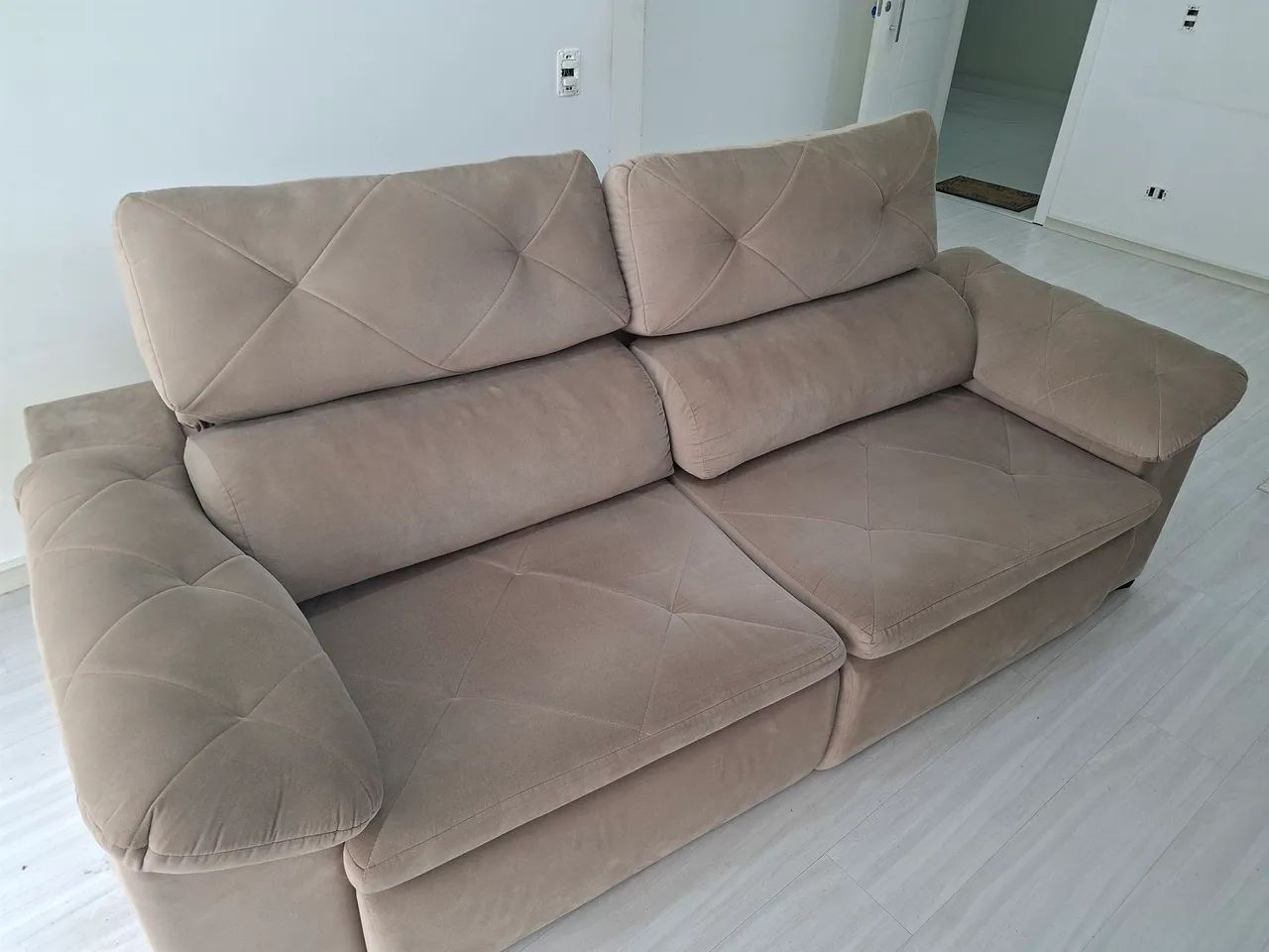 Torrando Sofá, semi novo, para retirar no Santa Cândida! - Foto 3