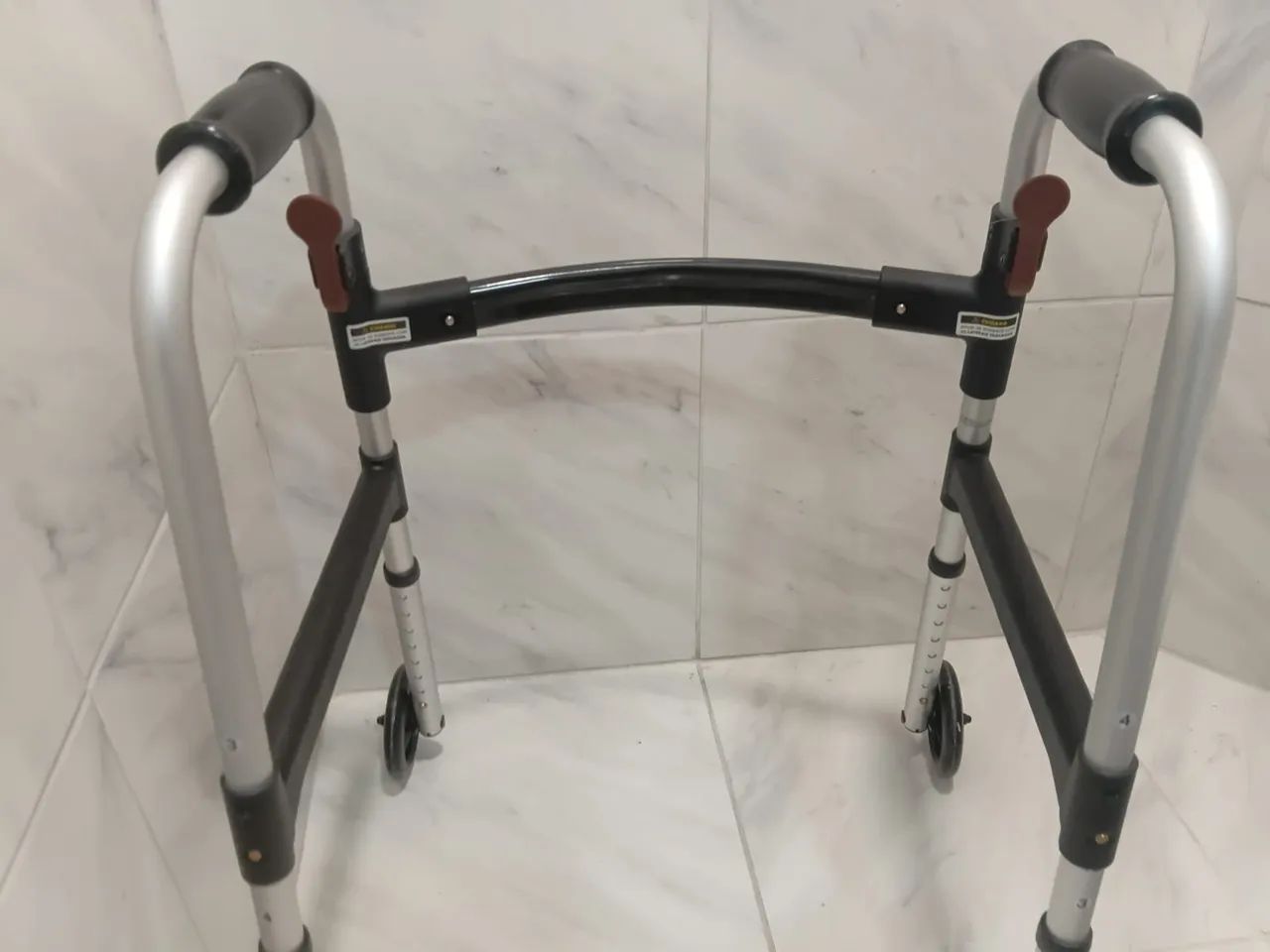 Andador Articulado com Rodas - Foto 4