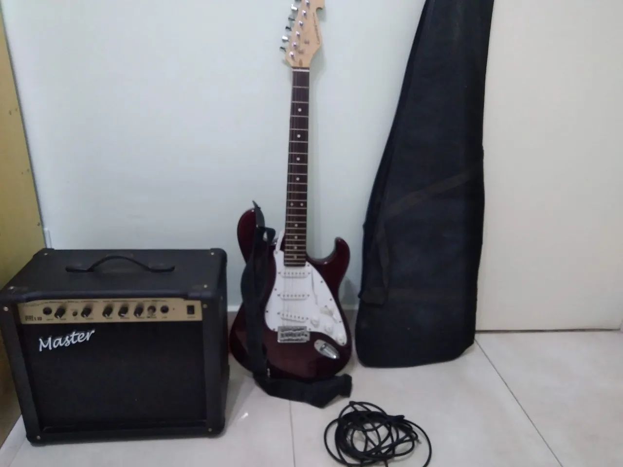 Guitarra Gianini com caixa e capa - Foto 5