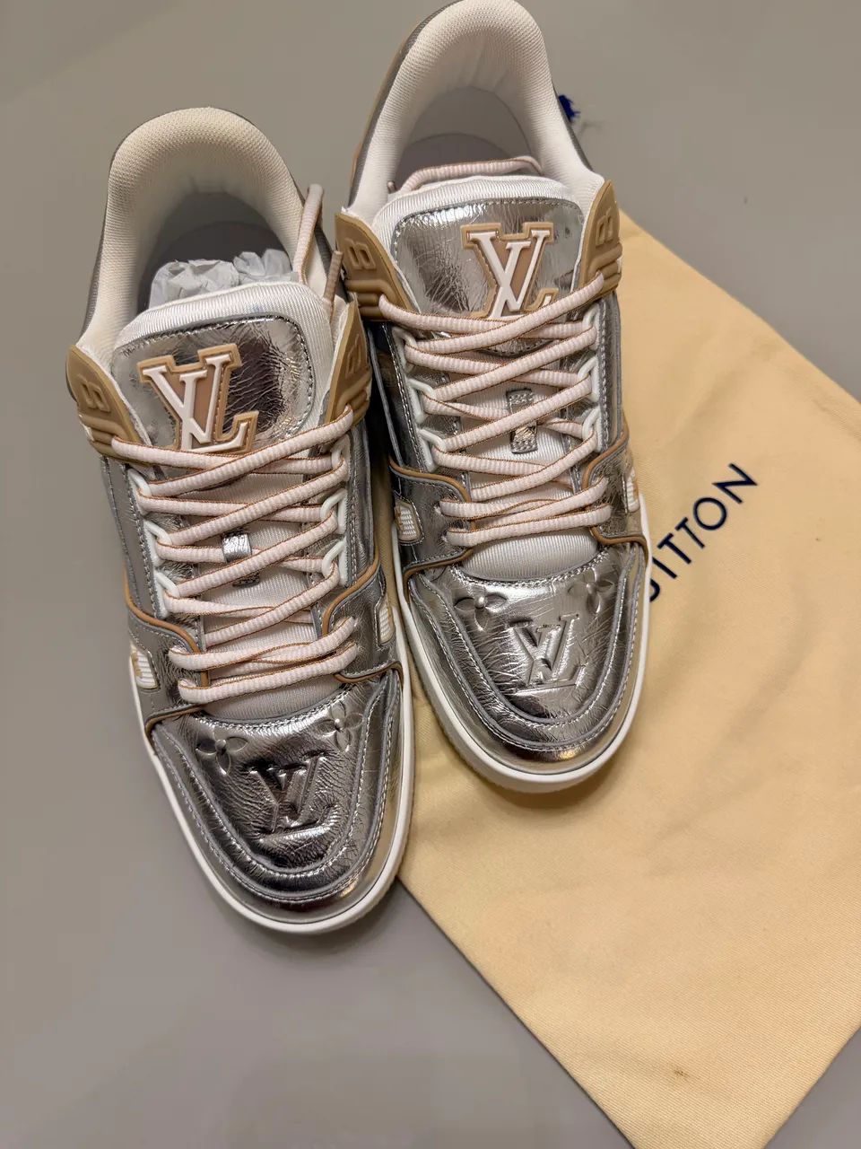 Tênis Louis Vuitton TAM 39