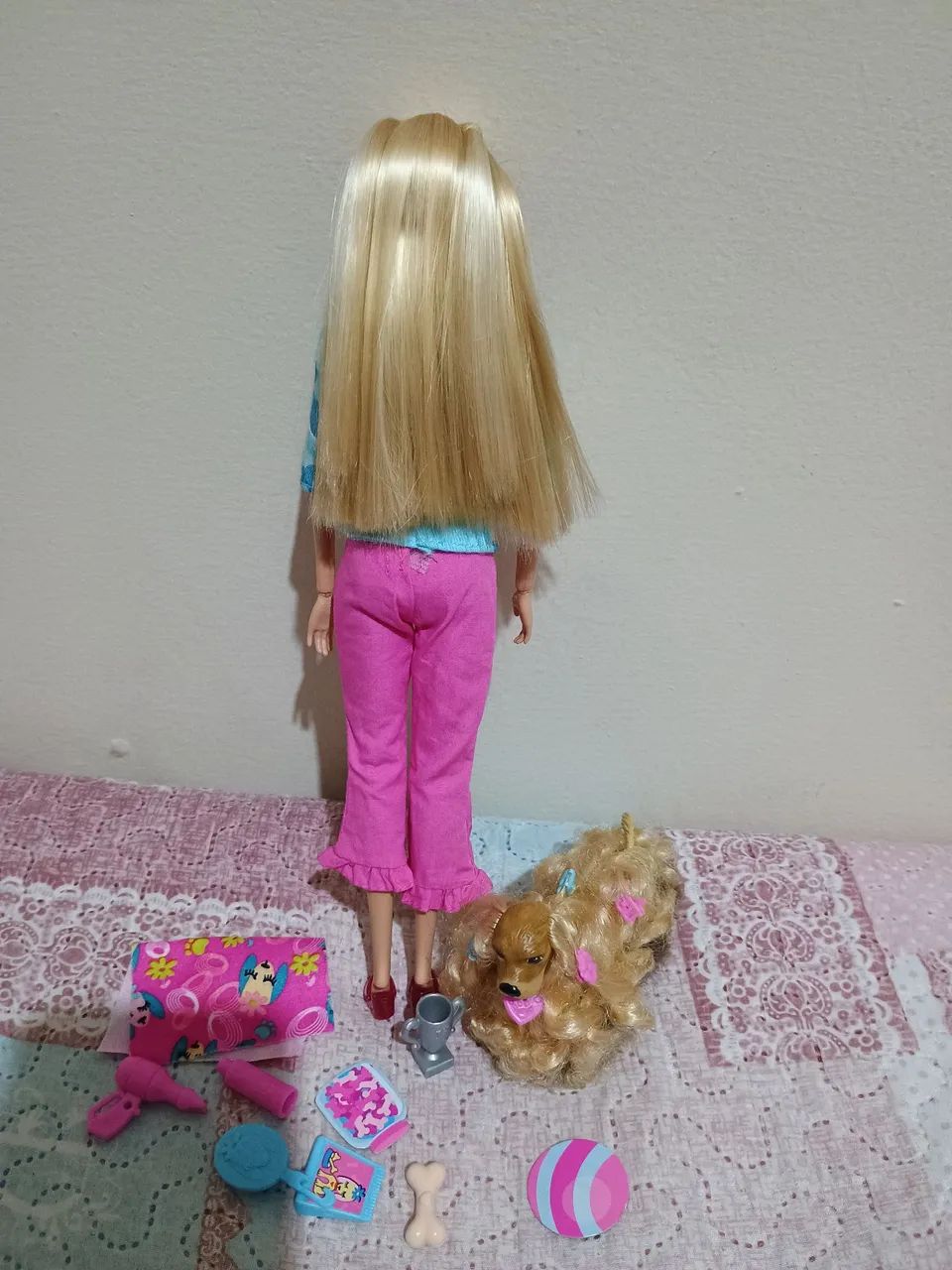 Boneca Barbie Stylin Pup com a Bombom - Foto 2