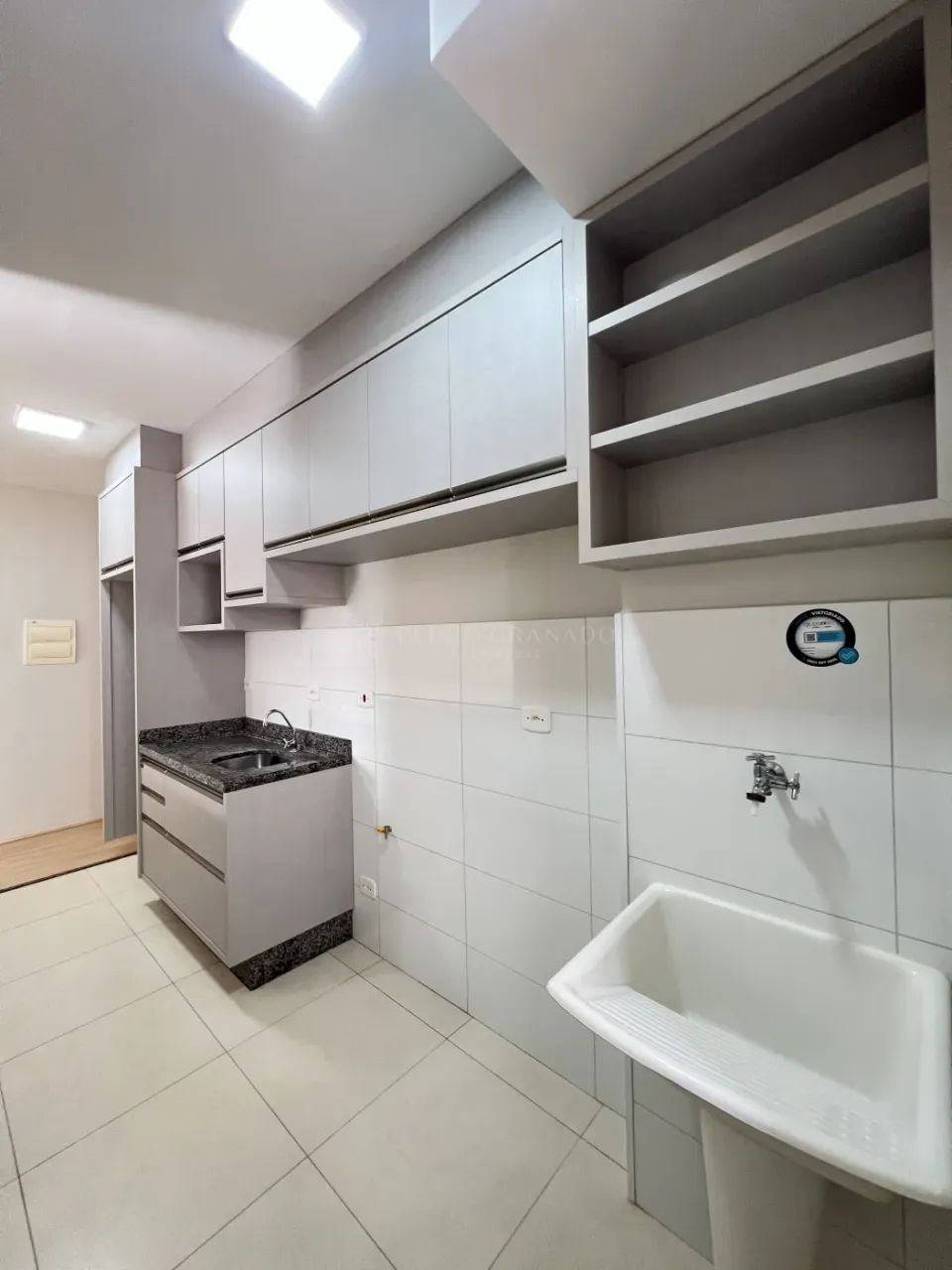 Apartamento com 02 dormitórios - Vila Marumby - Foto 4
