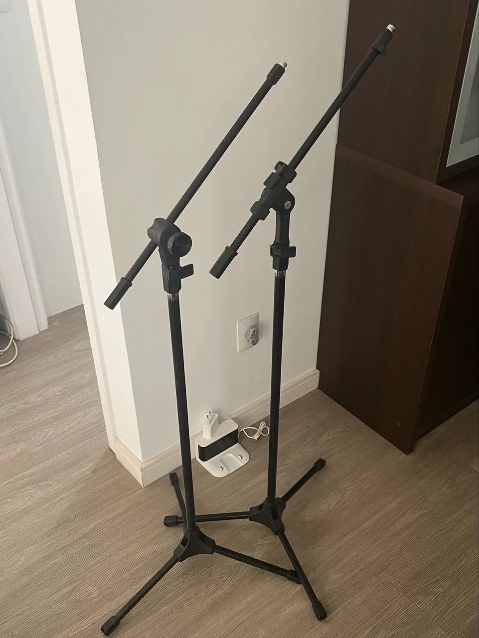2 tripés RMV para microfone