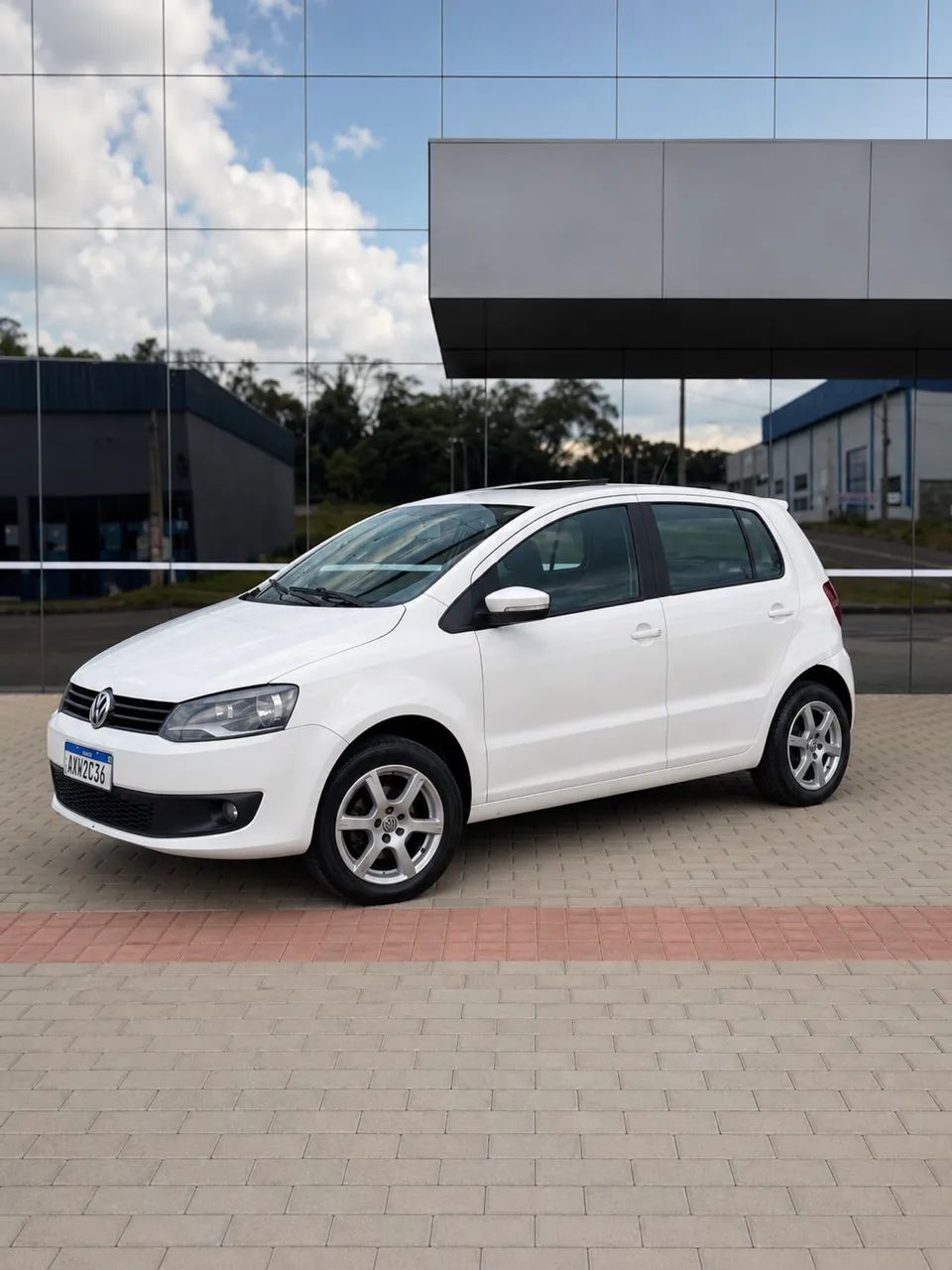 Volkswagen Fox Fox 1.0 Mi Total Flex 8V 3p 2013