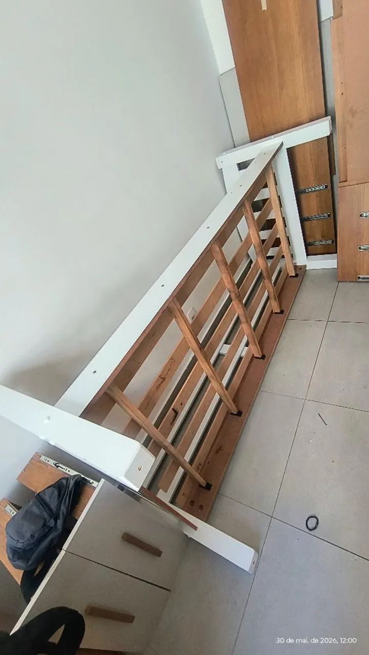 Cama Box Solteiro Branca com Colchão - Bom Estado
