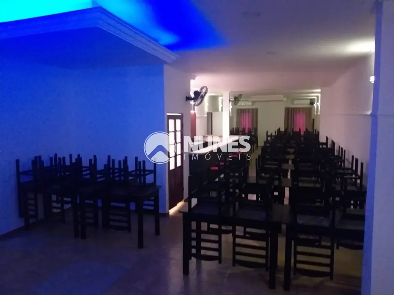 Imóvel contendo 3 salões sendo um pronto para restaurante e Bar e duas casas! - Foto 5