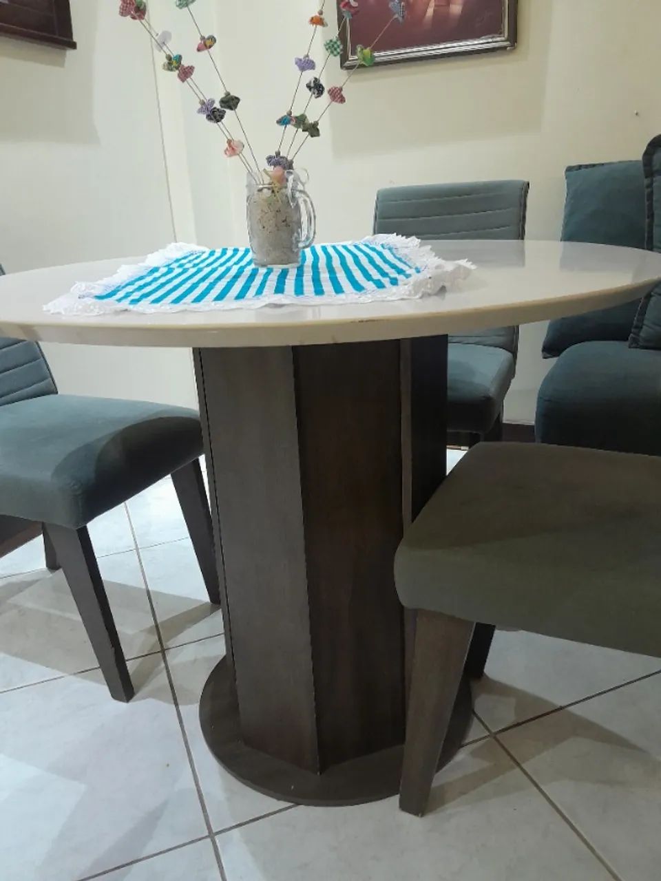 Mesa com 4 cadeiras  - Foto 2