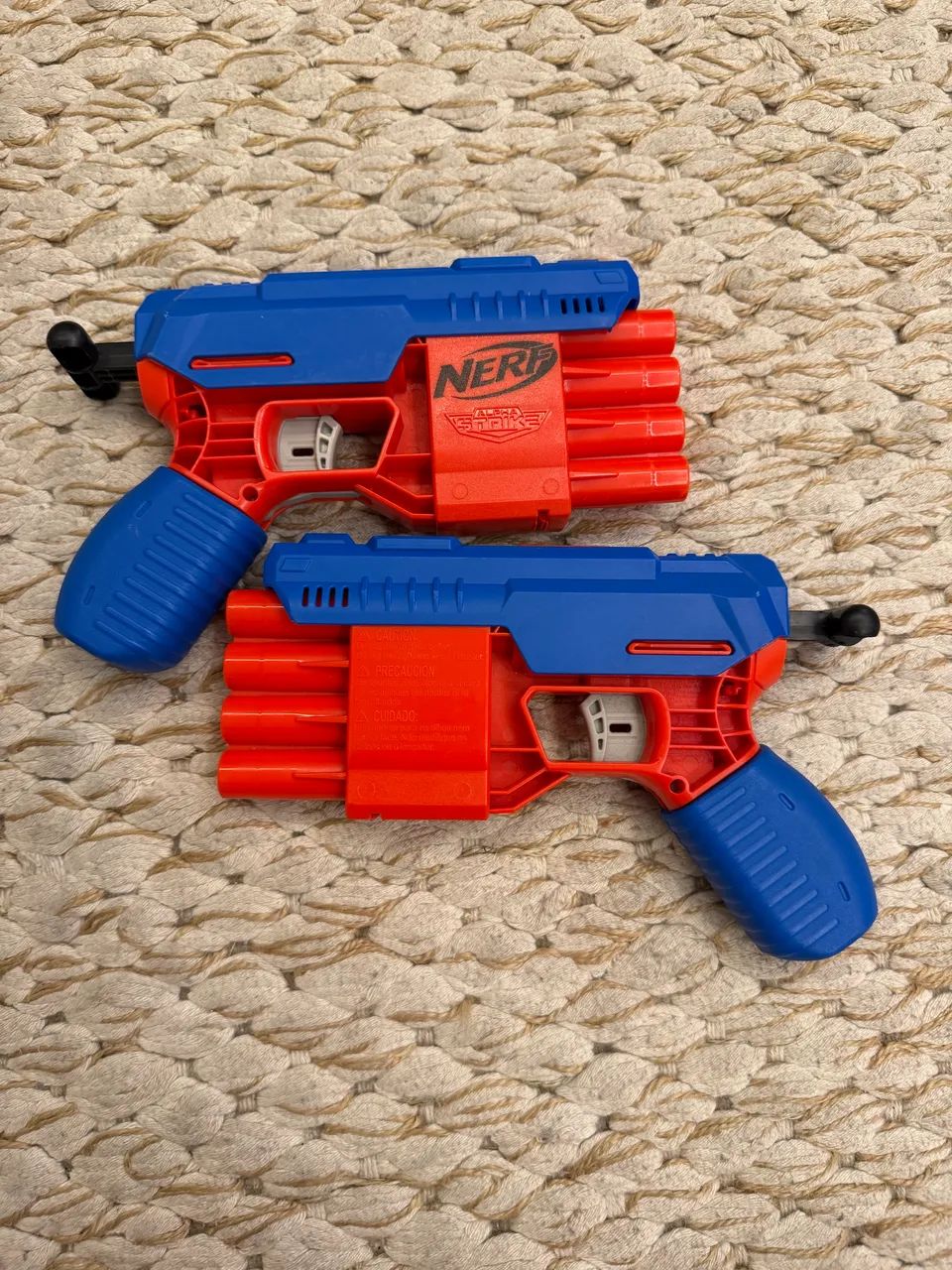 Kit com duas arminhas de brinquedo Nerf (sem balas) - Foto 2