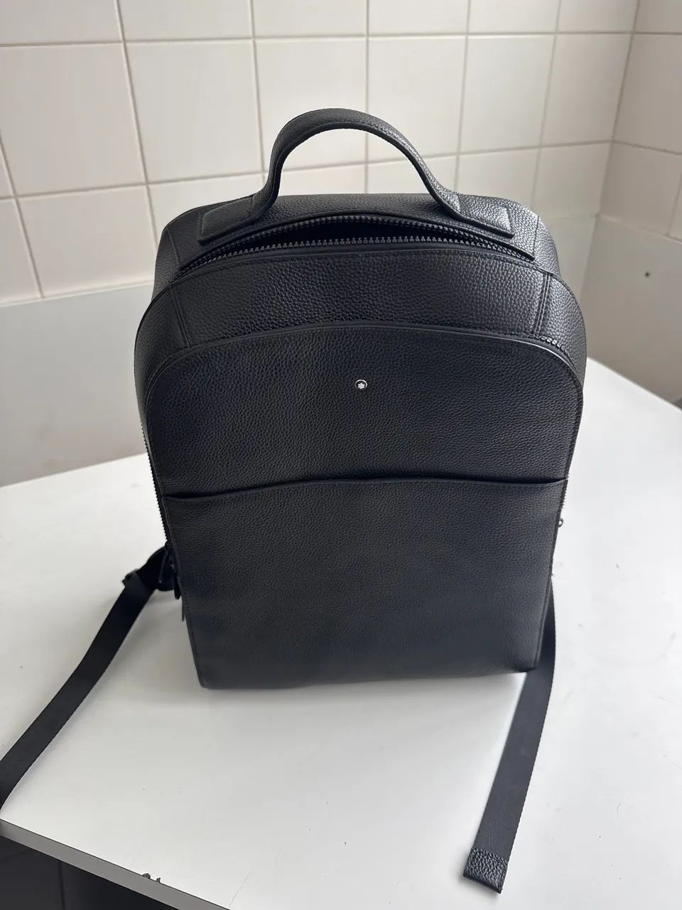 Mochila Sartorial MontBlanc  couro legítimo.