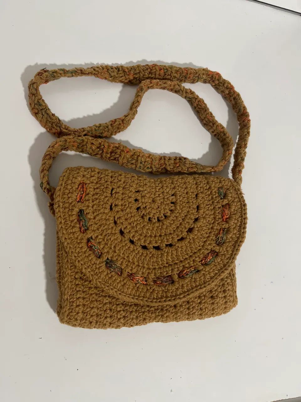 Bolsa Artesanal de Crochê Bege com Alça Transversal