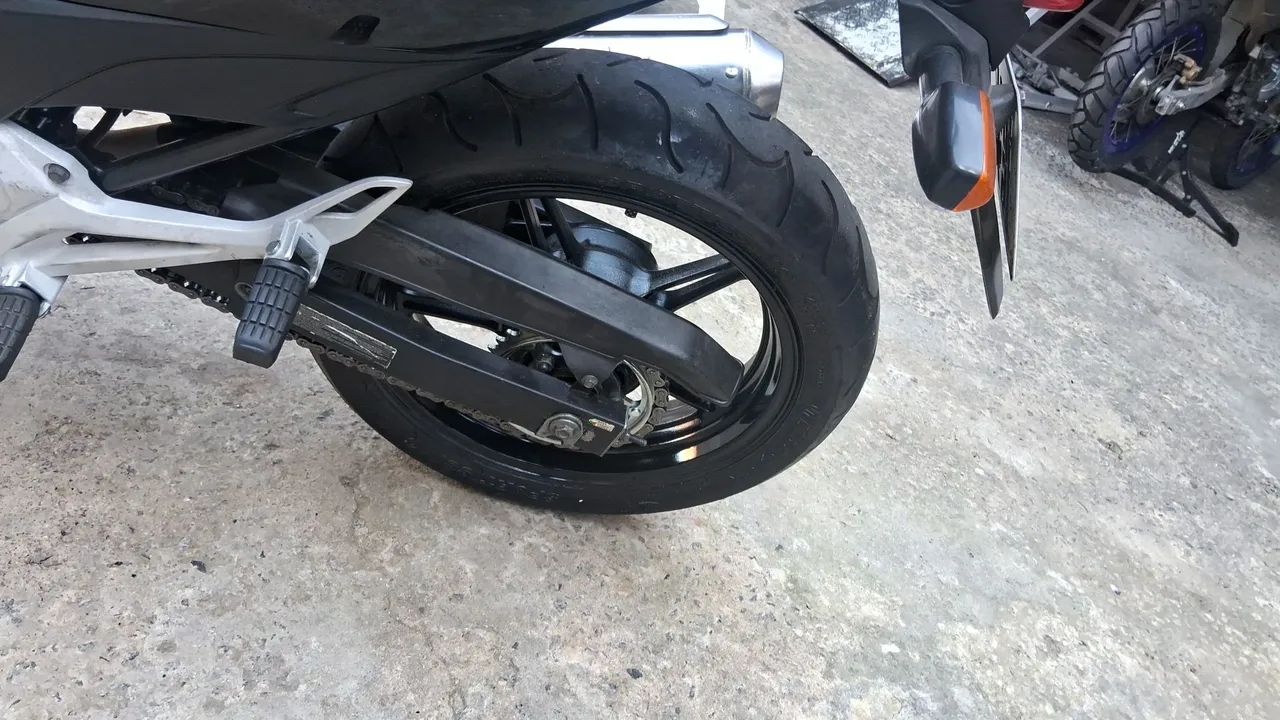Cbr 300 - Foto 4