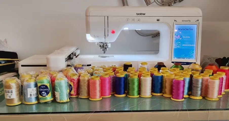 Máquina de Bordar Brother BP2100 + Kit Completo (Estado de Nova)