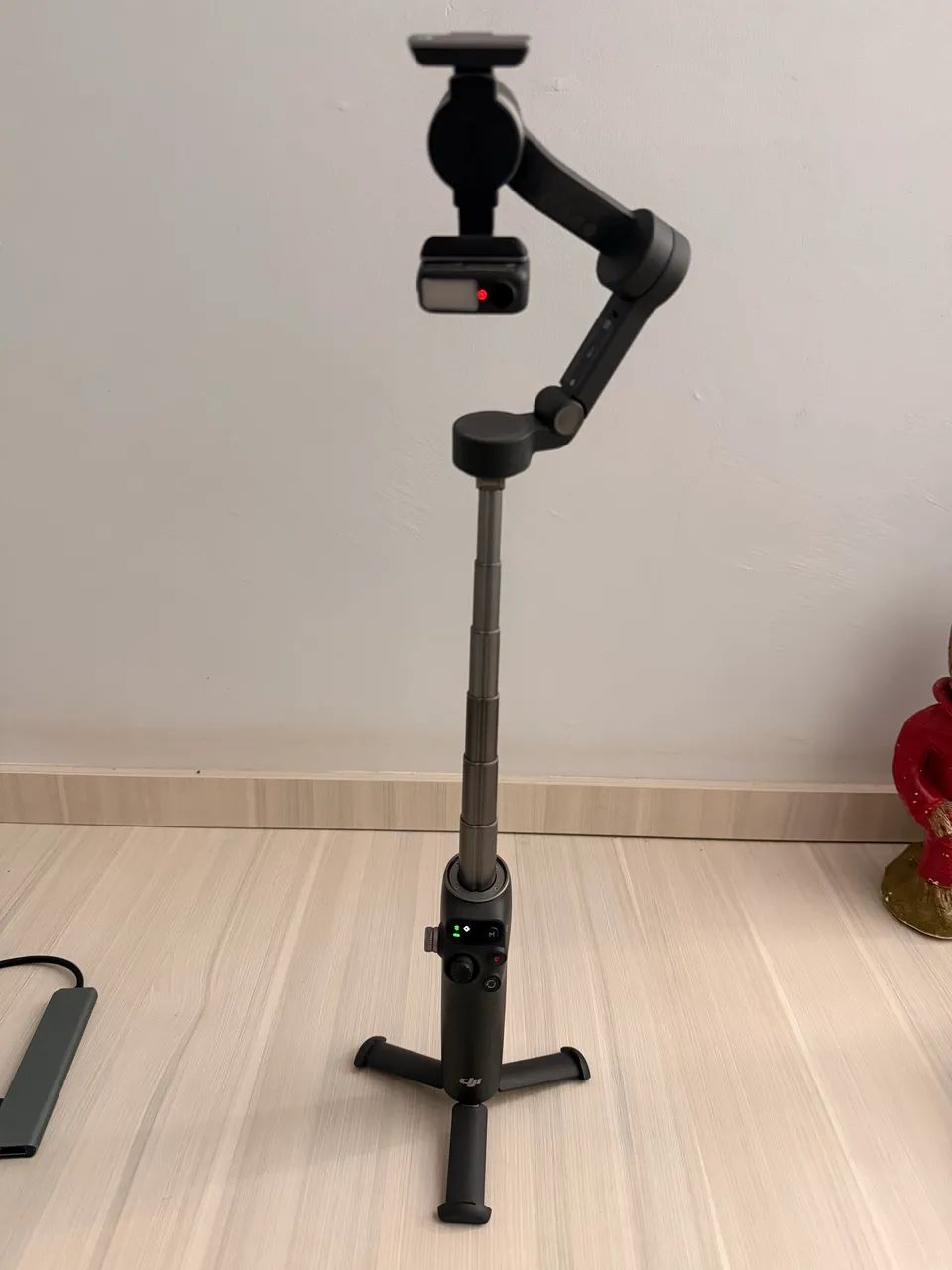 Suporte Celular Estabilizador Gimbal DJI Osmo Mobile 7  - Foto 5