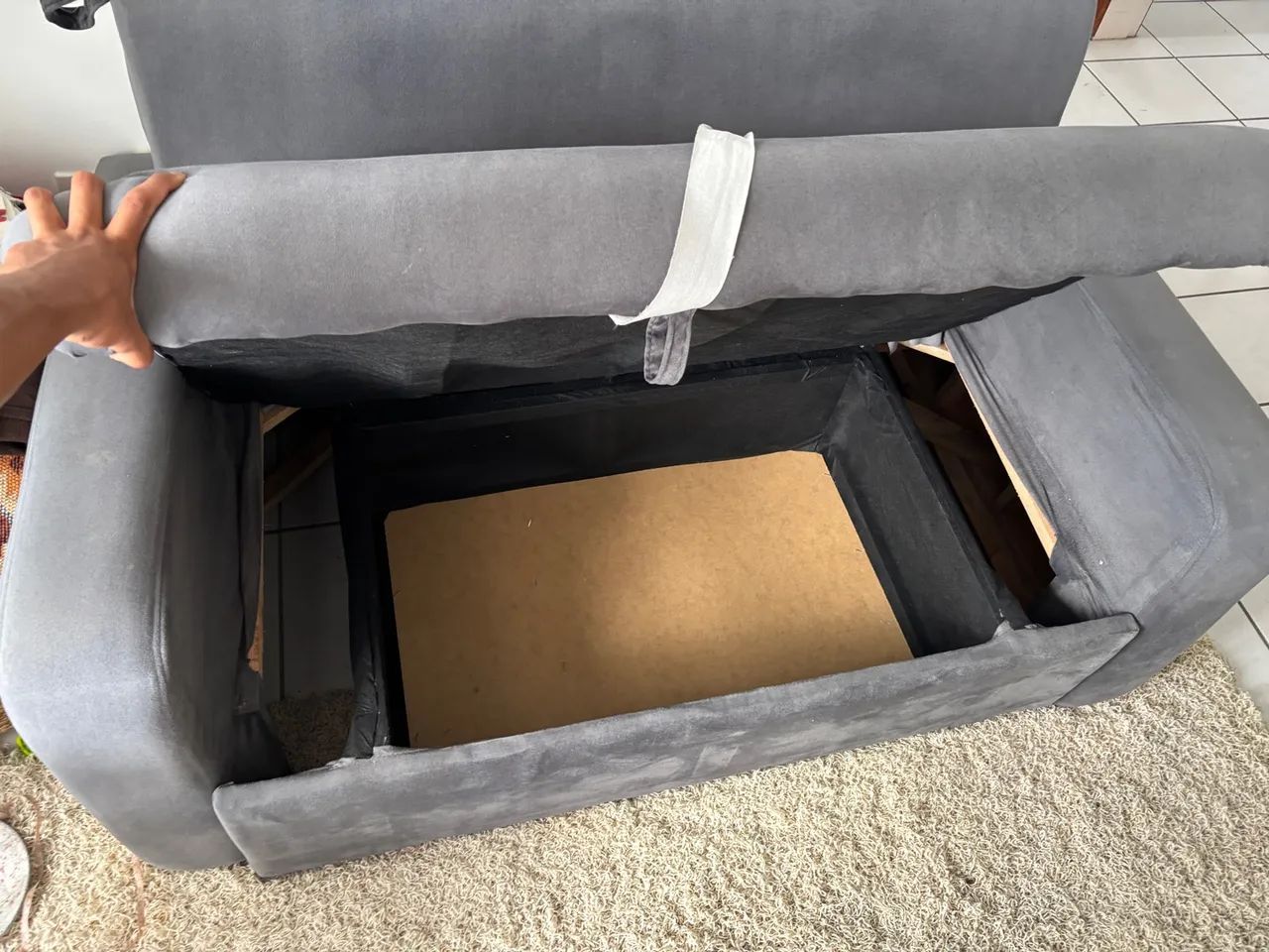 Sofá-Cama Cinza 1,35 m com Baú + 2 Almofadas - Foto 3