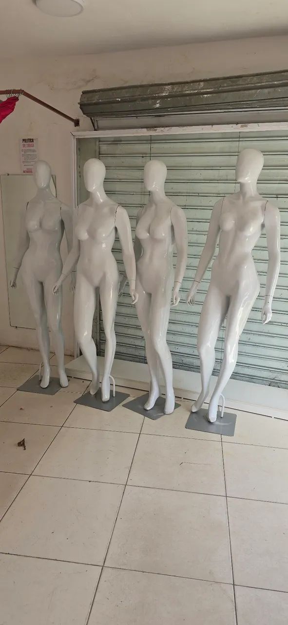 4 manequim  cabeça de ovo